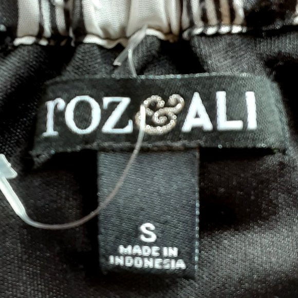 Roz & Ali Off The Shoulder Blouse - Picture 11 of 12